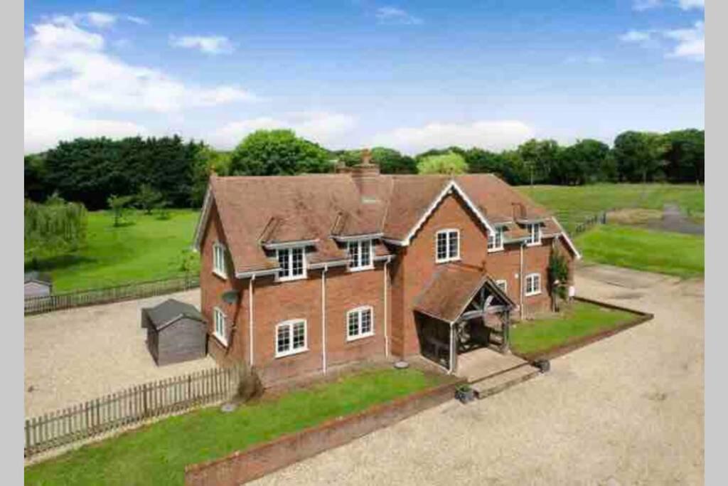 Langford Farmhouse - New Forest National Park Luxury 4Bd, Hot Tub, Cinema, 10 Acres Bartley エクステリア 写真