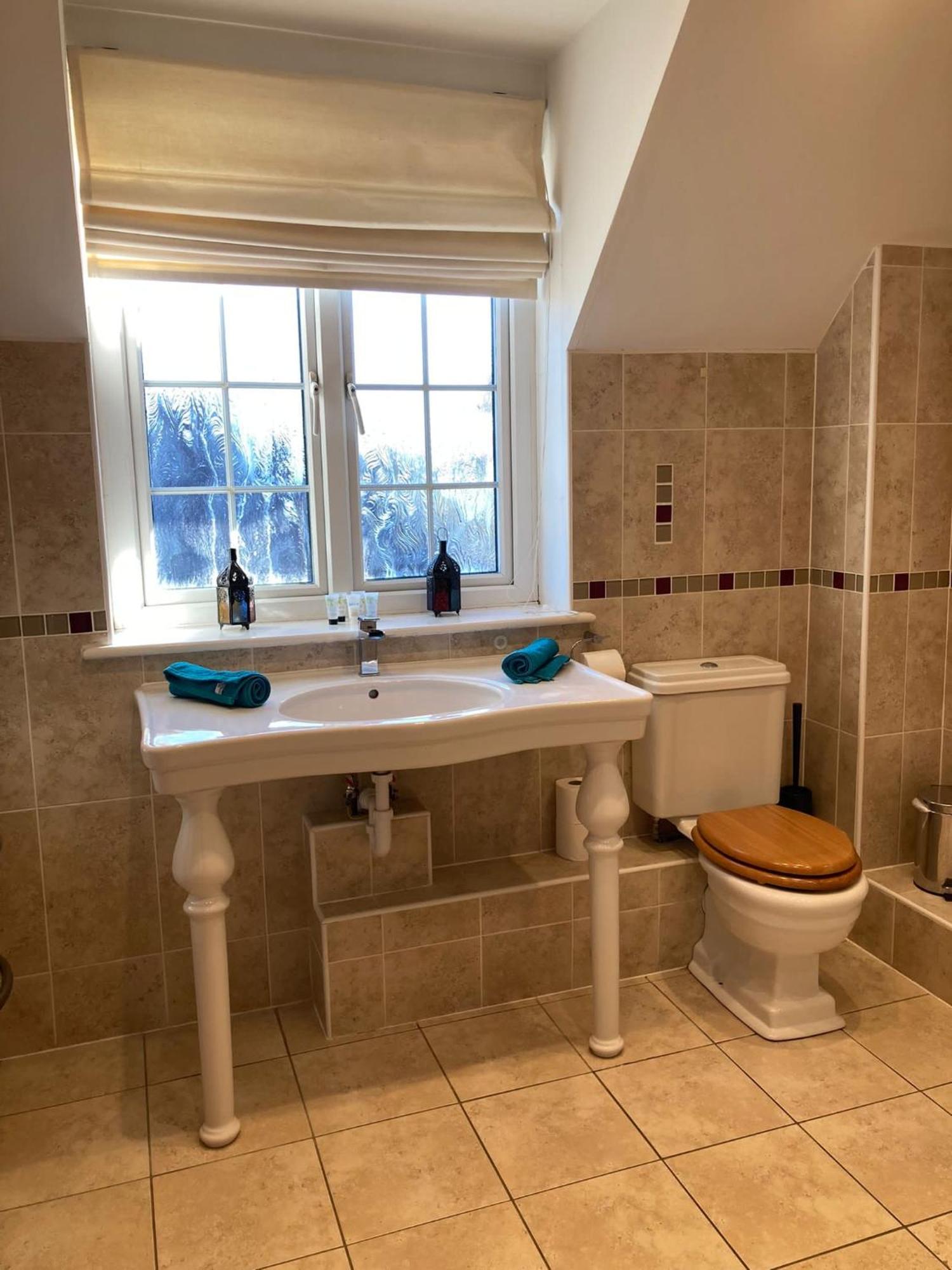 Langford Farmhouse - New Forest National Park Luxury 4Bd, Hot Tub, Cinema, 10 Acres Bartley エクステリア 写真