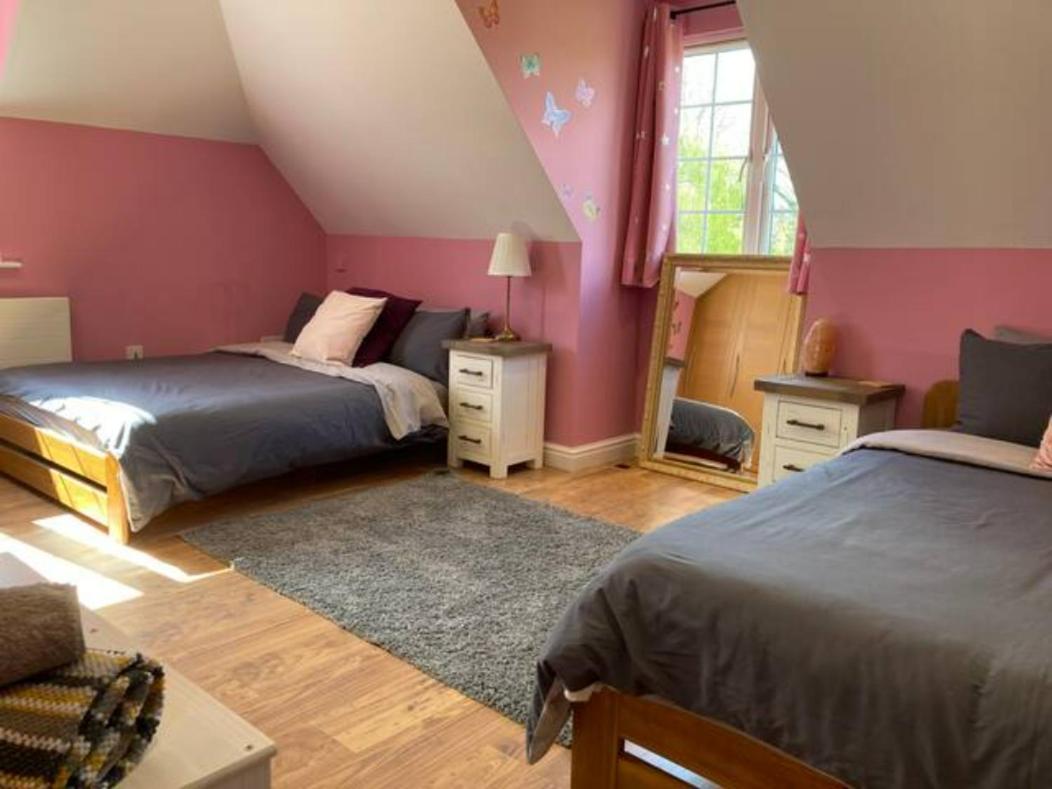 Langford Farmhouse - New Forest National Park Luxury 4Bd, Hot Tub, Cinema, 10 Acres Bartley エクステリア 写真